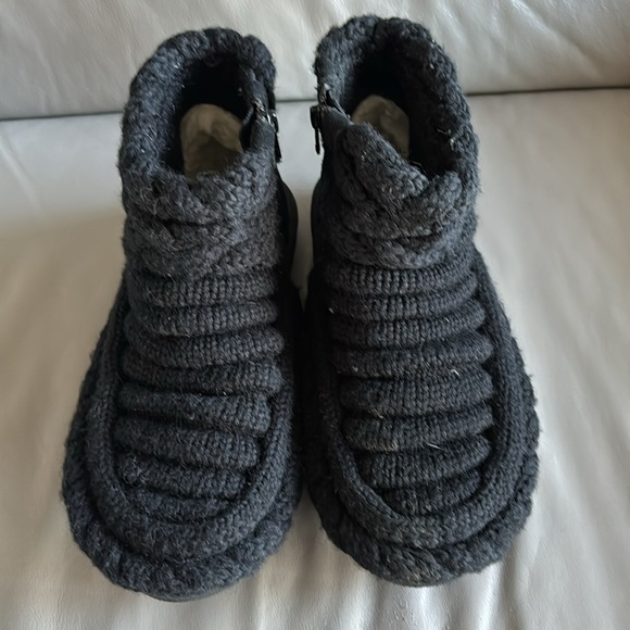 Ugg Black Knit Ankle Boots size 5 - Picture 5 of 5